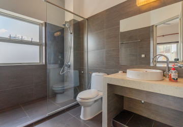 3 Bedroom Serviced Apartment For Rent - Tonle Bassac, Phnom Penh thumbnail