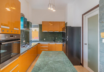 3 Bedroom Serviced Apartment For Rent - Tonle Bassac, Phnom Penh thumbnail