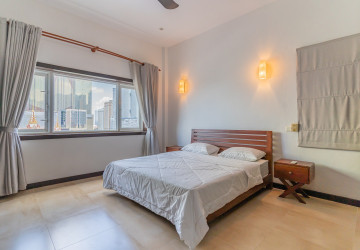 3 Bedroom Serviced Apartment For Rent - Tonle Bassac, Phnom Penh thumbnail