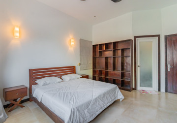 3 Bedroom Serviced Apartment For Rent - Tonle Bassac, Phnom Penh thumbnail