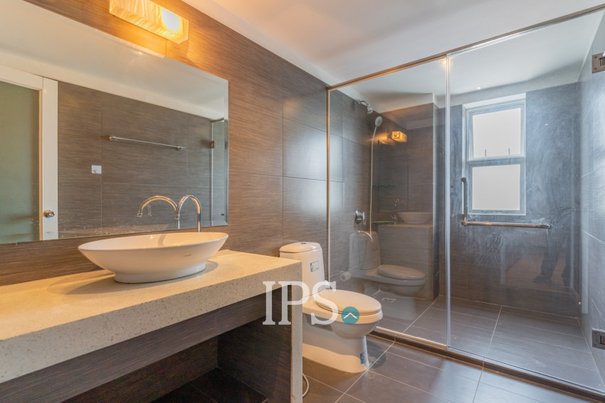 3 Bedroom Serviced Apartment For Rent - Tonle Bassac, Phnom Penh