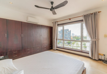3 Bedroom Serviced Apartment For Rent - Tonle Bassac, Phnom Penh thumbnail