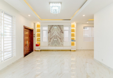 6 Bedroom Prince Villa For Rent - The ML Tiara, Ta Khmau, Kandal Province thumbnail