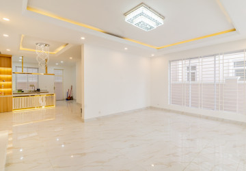 6 Bedroom Prince Villa For Rent - The ML Tiara, Ta Khmau, Kandal Province thumbnail