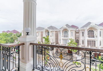 6 Bedroom Prince Villa For Rent - The ML Tiara, Ta Khmau, Kandal Province thumbnail