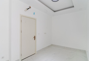 6 Bedroom Prince Villa For Rent - The ML Tiara, Ta Khmau, Kandal Province thumbnail