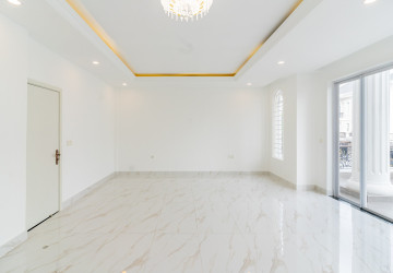 6 Bedroom Prince Villa For Rent - The ML Tiara, Ta Khmau, Kandal Province thumbnail