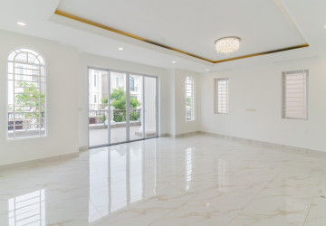 6 Bedroom Prince Villa For Rent - The ML Tiara, Ta Khmau, Kandal Province thumbnail