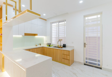 6 Bedroom Prince Villa For Rent - The ML Tiara, Ta Khmau, Kandal Province thumbnail