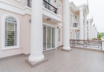 6 Bedroom Prince Villa For Rent - The ML Tiara, Ta Khmau, Kandal Province thumbnail