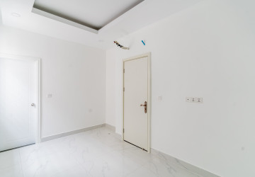 6 Bedroom Prince Villa For Rent - The ML Tiara, Ta Khmau, Kandal Province thumbnail
