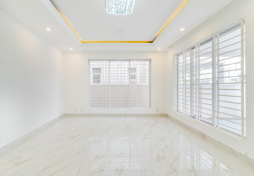6 Bedroom Prince Villa For Rent - The ML Tiara, Ta Khmau, Kandal Province thumbnail