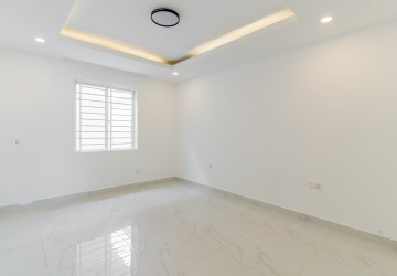 6 Bedroom Prince Villa For Rent - The ML Tiara, Ta Khmau, Kandal Province thumbnail
