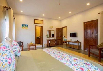 8 Bedroom Commercial Villa For Rent - Slor Kram, Siem Reap thumbnail