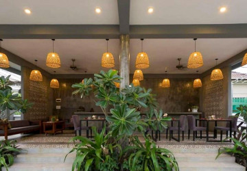 8 Bedroom Commercial Villa For Rent - Slor Kram, Siem Reap thumbnail