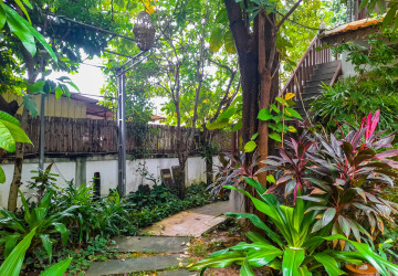 8 Bedroom Commercial Villa For Rent - Slor Kram, Siem Reap thumbnail