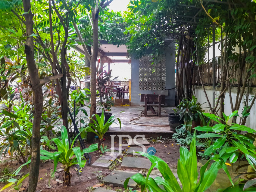 8 Bedroom Commercial Villa For Rent - Slor Kram, Siem Reap
