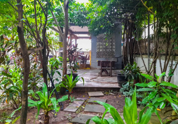 8 Bedroom Commercial Villa For Rent - Slor Kram, Siem Reap thumbnail