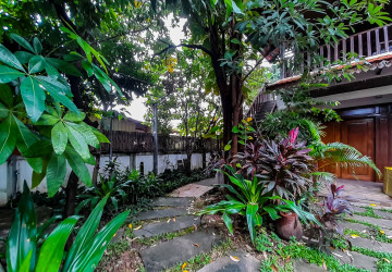 8 Bedroom Commercial Villa For Rent - Slor Kram, Siem Reap thumbnail