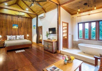 8 Bedroom Commercial Villa For Rent - Slor Kram, Siem Reap thumbnail