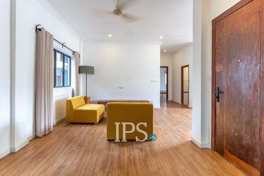 Duplex Renovated 5 Bedroom Apartment For Rent - Tonle Bassac, Phnom Penh