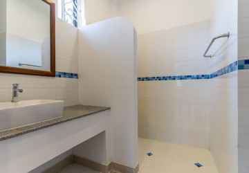 Duplex Renovated 5 Bedroom Apartment For Rent - Tonle Bassac, Phnom Penh thumbnail