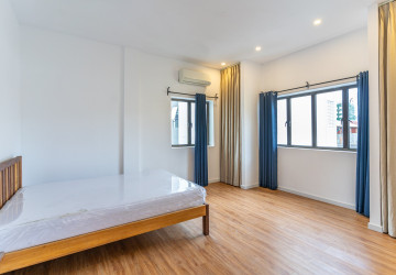 Duplex Renovated 5 Bedroom Apartment For Rent - Tonle Bassac, Phnom Penh thumbnail