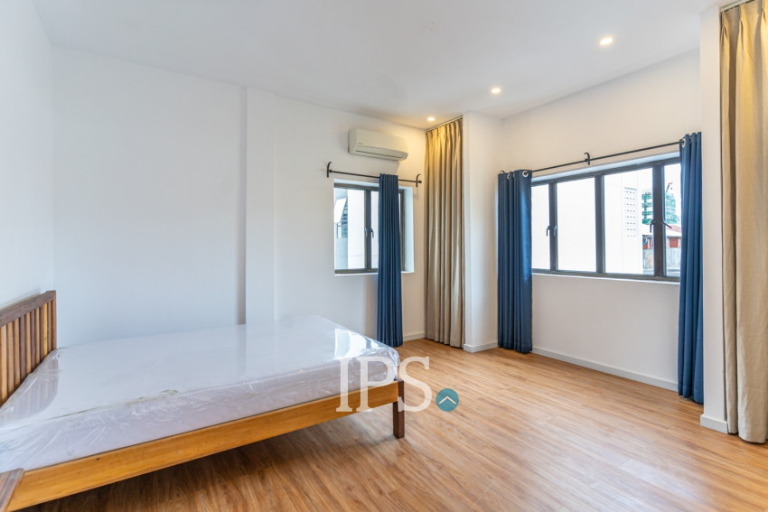 Duplex Renovated 5 Bedroom Apartment For Rent - Tonle Bassac, Phnom Penh
