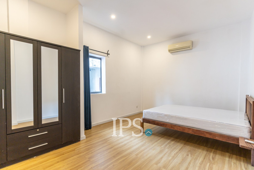Duplex Renovated 5 Bedroom Apartment For Rent - Tonle Bassac, Phnom Penh