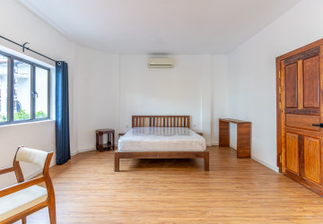 Duplex Renovated 5 Bedroom Apartment For Rent - Tonle Bassac, Phnom Penh thumbnail