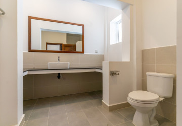 Duplex Renovated 5 Bedroom Apartment For Rent - Tonle Bassac, Phnom Penh thumbnail