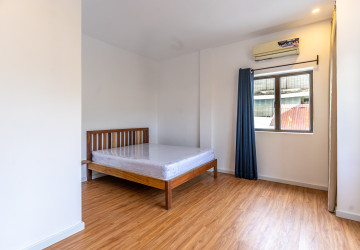Duplex Renovated 5 Bedroom Apartment For Rent - Tonle Bassac, Phnom Penh thumbnail