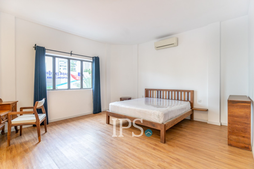 Duplex Renovated 5 Bedroom Apartment For Rent - Tonle Bassac, Phnom Penh