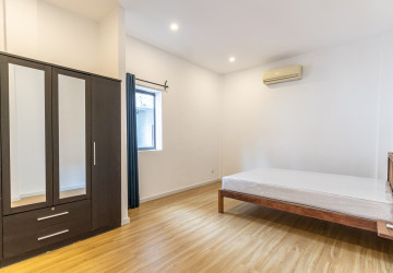 Duplex Renovated 5 Bedroom Apartment For Rent - Tonle Bassac, Phnom Penh thumbnail