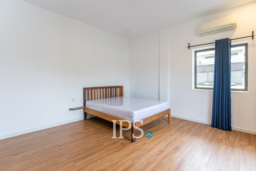 Duplex Renovated 5 Bedroom Apartment For Rent - Tonle Bassac, Phnom Penh