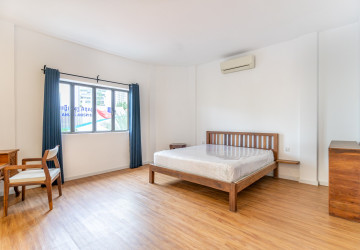 Duplex Renovated 5 Bedroom Apartment For Rent - Tonle Bassac, Phnom Penh thumbnail