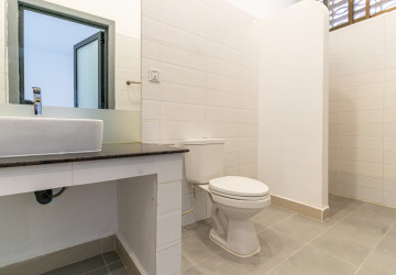 Duplex Renovated 5 Bedroom Apartment For Rent - Tonle Bassac, Phnom Penh thumbnail