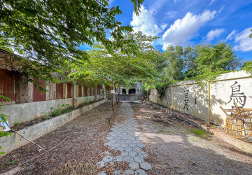 210 Sqm Commercial Land For Rent - Sala Kamreuk, Siem Reap thumbnail