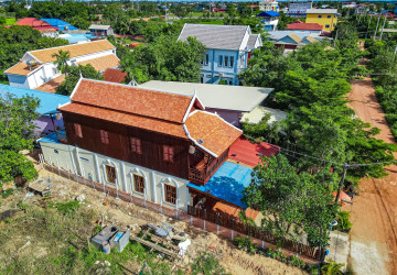 3 Bedroom Wooden Villa For Sale - Chreav, Siem Reap thumbnail