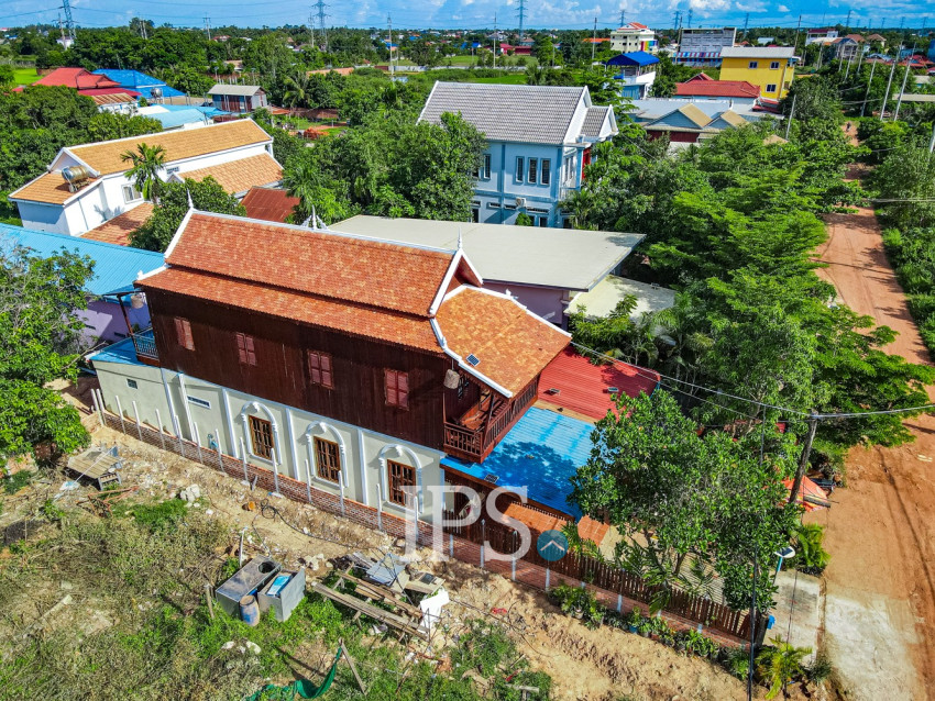 3 Bedroom Wooden Villa For Sale - Chreav, Siem Reap