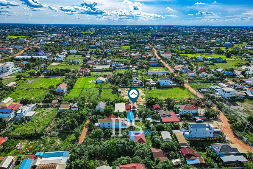 3 Bedroom Wooden Villa For Sale - Chreav, Siem Reap