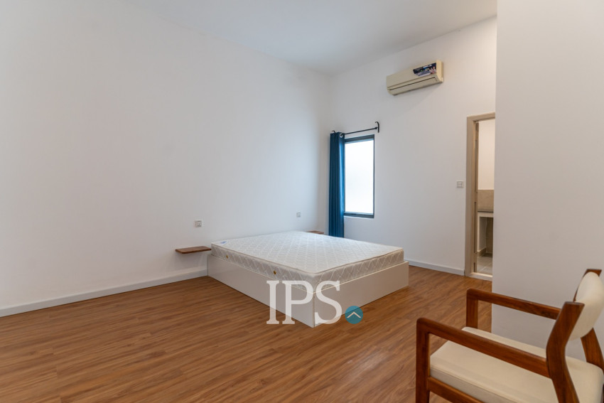 Duplex 5 Bedroom Renovated Apartment For Rent - Tonle Bassac, Phnom Penh