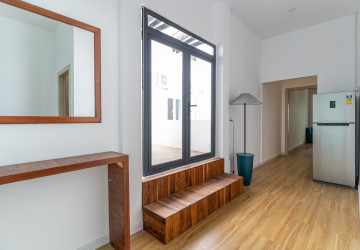 Duplex 5 Bedroom Renovated Apartment For Rent - Tonle Bassac, Phnom Penh thumbnail