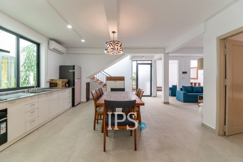 Duplex 5 Bedroom Renovated Apartment For Rent - Tonle Bassac, Phnom Penh