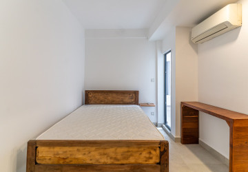 Duplex 5 Bedroom Renovated Apartment For Rent - Tonle Bassac, Phnom Penh thumbnail