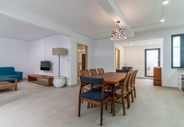 Duplex 5 Bedroom Renovated Apartment For Rent - Tonle Bassac, Phnom Penh thumbnail