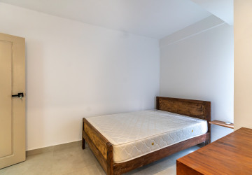 Duplex 5 Bedroom Renovated Apartment For Rent - Tonle Bassac, Phnom Penh thumbnail