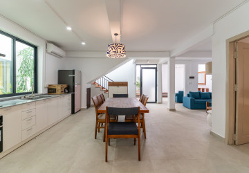 Duplex 5 Bedroom Renovated Apartment For Rent - Tonle Bassac, Phnom Penh thumbnail