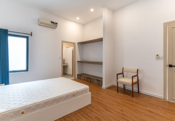 Duplex 5 Bedroom Renovated Apartment For Rent - Tonle Bassac, Phnom Penh thumbnail