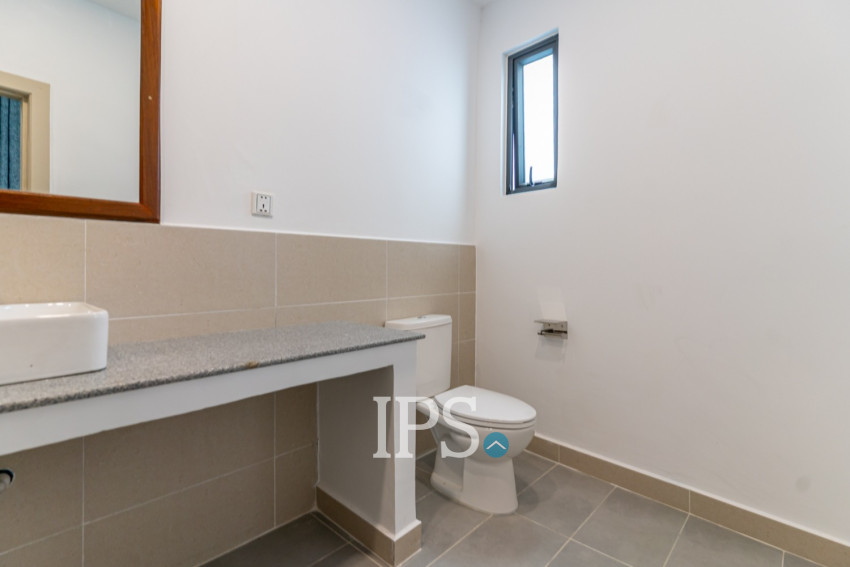 Duplex 5 Bedroom Renovated Apartment For Rent - Tonle Bassac, Phnom Penh